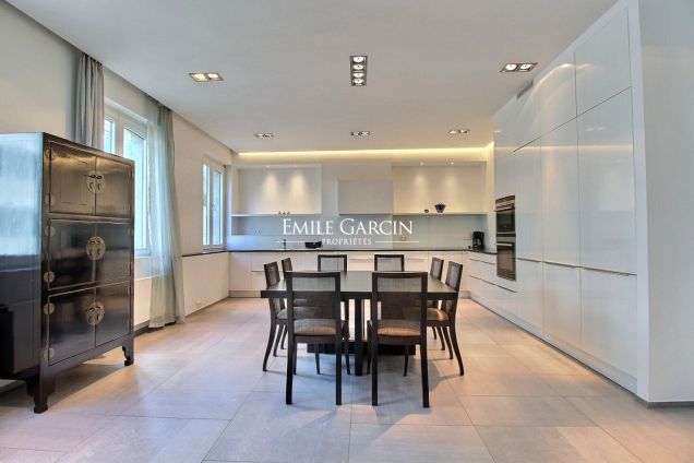 APPARTEMENT A LOUER  meublé, 3 chambres, proche de la Place Stéphanie - Emile Garcin Belgique - Image 3